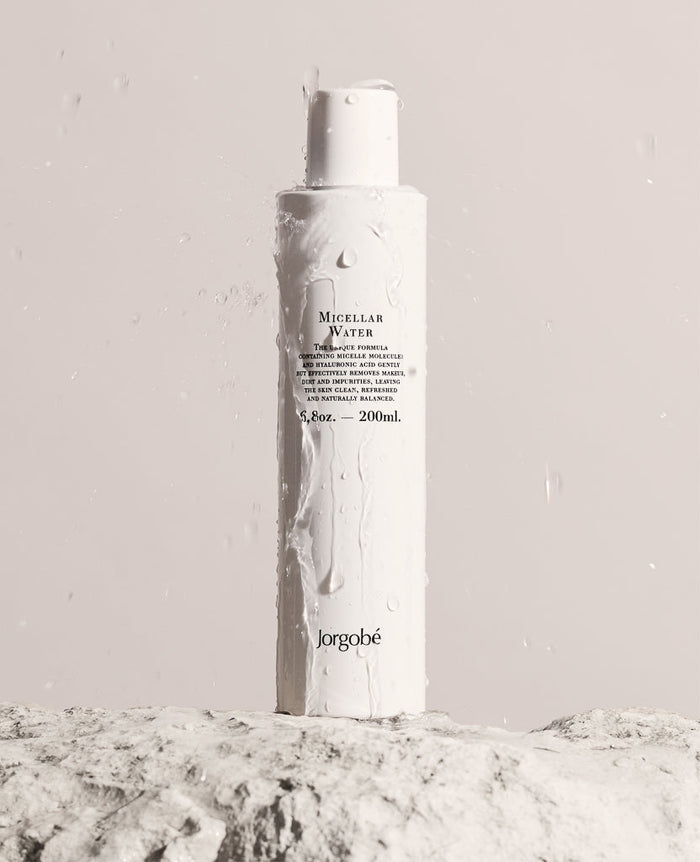 Micellar Water the natural way to remove the day